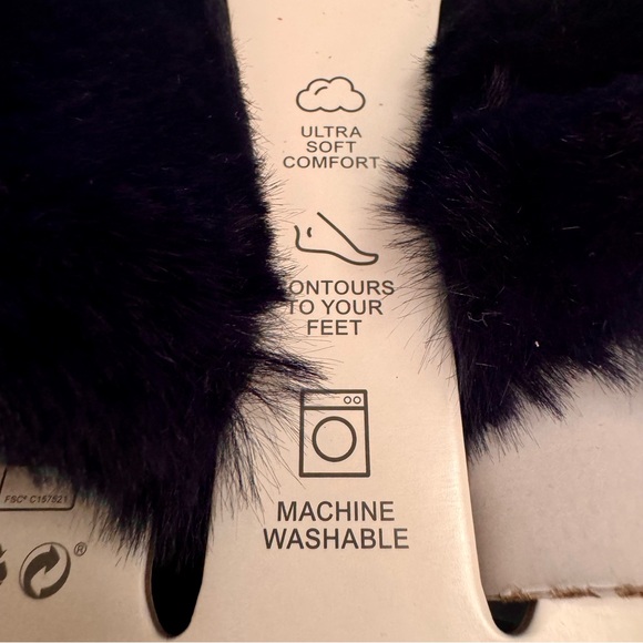 NWT. Primark furry slippers. memory foam slippers size 10. Dark navy blue/black - Picture 3 of 13